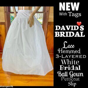 🆕NWT▪️DAVIDS BRIDAL▪️Lace Hem 3-Layered White Bridal Ball Gown Petticoat Slip